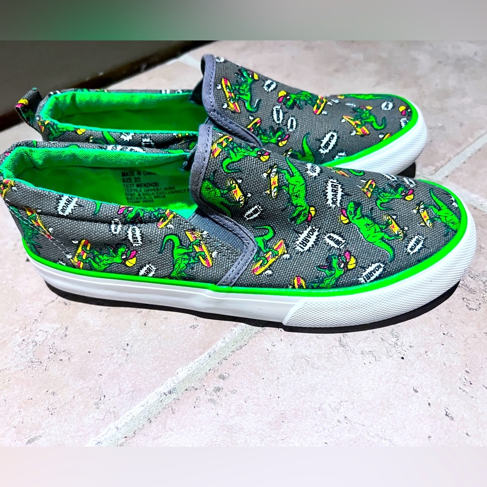 NWOT size 2/3 Lily & Dan shoes